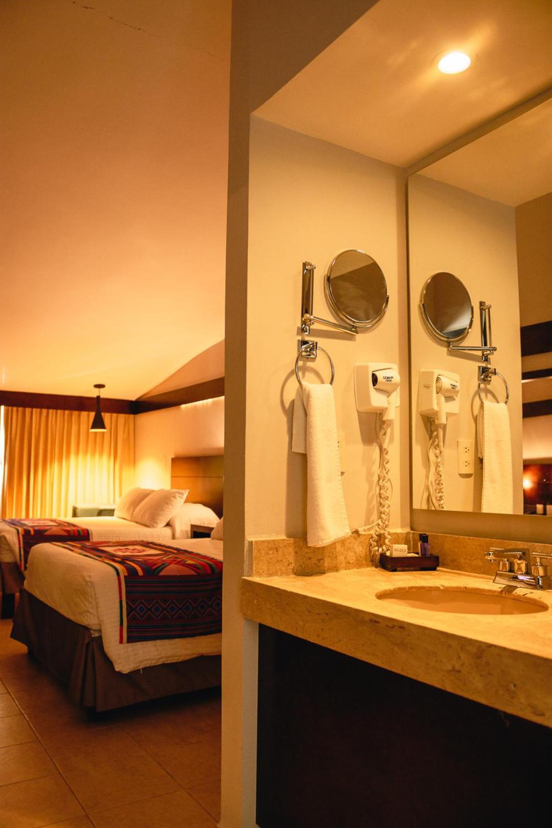 Hotel Meson De La Chinantla Tuxtepec Екстериор снимка